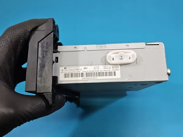 Mercedes OEM A1698200386 Tehdasradio Soitin image 5