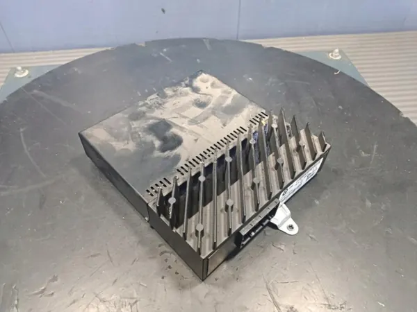 BMW Audiosystem Verstärker OEM Wrakowisko-28093- image 2