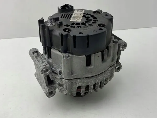 AUDI A4 A5 Q5 2.0 TFSI Vaihtovirtageneraattori 06H903017K image 2