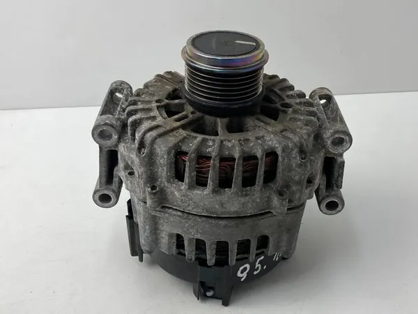 AUDI A4 A5 Q5 2.0 TFSI Vaihtovirtageneraattori 06H903017K image 5