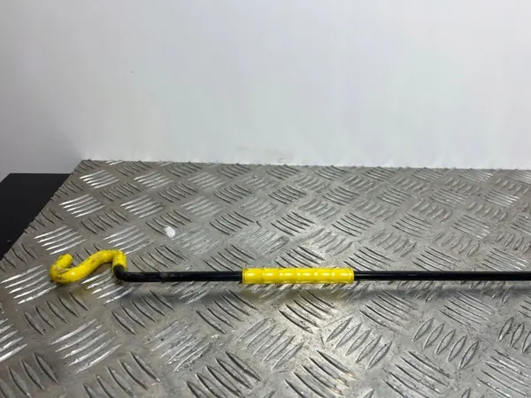 Varilla de capó OEM FOB23381 para Seat Ateca 2018 image 3