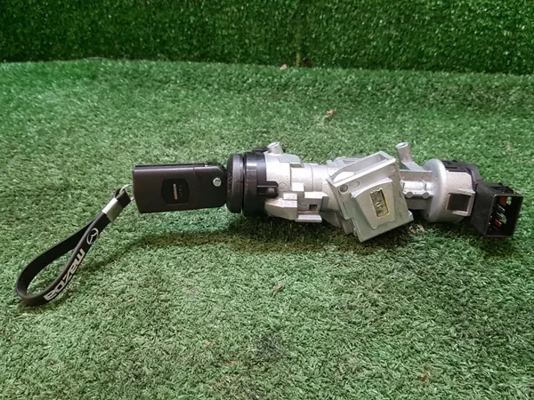Mazda 3 BK 1.6 CITD contactsleutel OEM 3M51-3F880-AD image 2