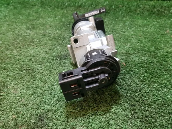 Mazda 3 BK 1.6 CITD contactsleutel OEM 3M51-3F880-AD image 3