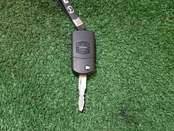 Mazda 3 BK 1.6 CITD contactsleutel OEM 3M51-3F880-AD image 6