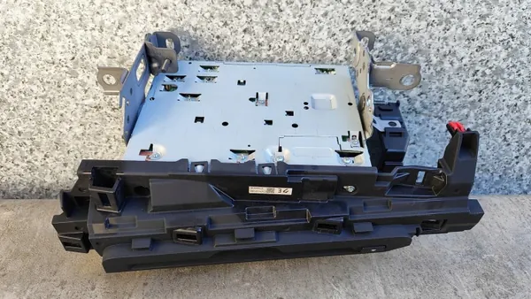 Lexus UX 250H CD Radio Navigation Läsare OEM 86140-76F80 image 3