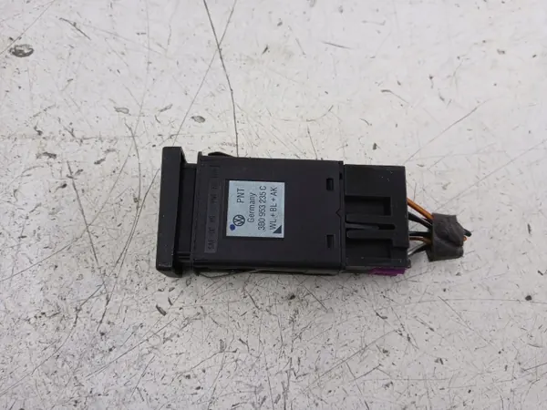 VW Passat B5 hätävalokytkin OEM 3B0953235C image 4