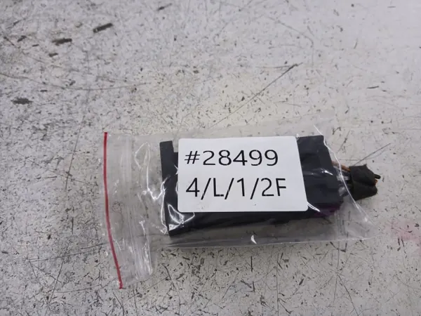 VW Passat B5 hätävalokytkin OEM 3B0953235C image 6