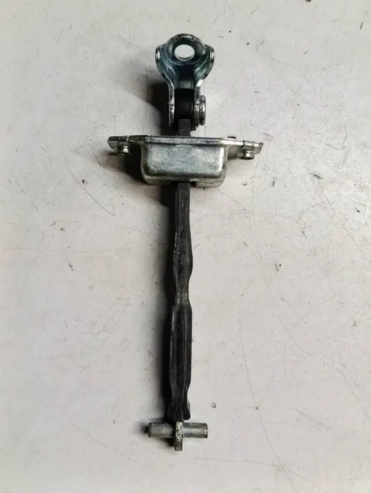 Suzuki SX4 S-Cross ovenpysäytin OEM A21F8W4A8 vasen etu image 3