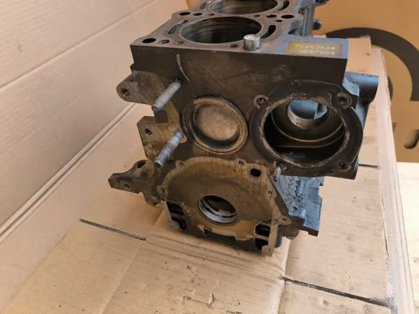 Fiat 500X 1.4 MultiAir Turbo moottorilohko OEM image 4