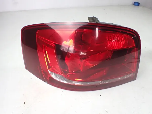 Luz Trasera Izquierda Audi A3 8P image 3