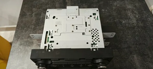 Radio CD MP3 Kia OEM 961701W750CA para Rio III image 6