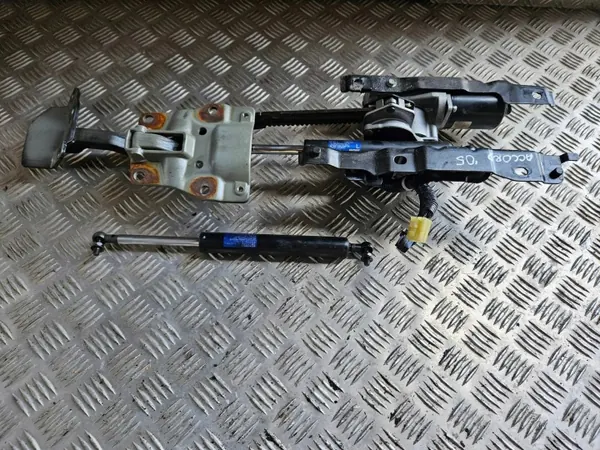 Actuador de maletero Honda Accord 2005 OEM 74962SED9013M1 image 5