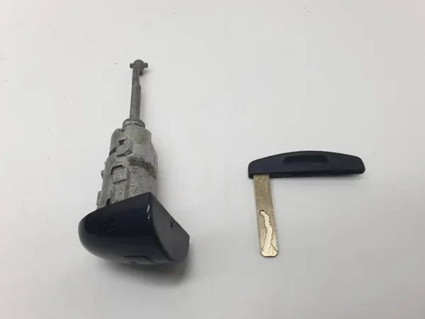 Insert de cylindre de serrure OEM AUST130705 Laguna III image 4