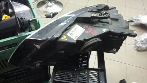 Faros Derecho Audi A3 8P Lift 09- OEM 8P0941030BM image 2