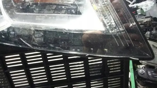 Faros Derecho Audi A3 8P Lift 09- OEM 8P0941030BM image 4