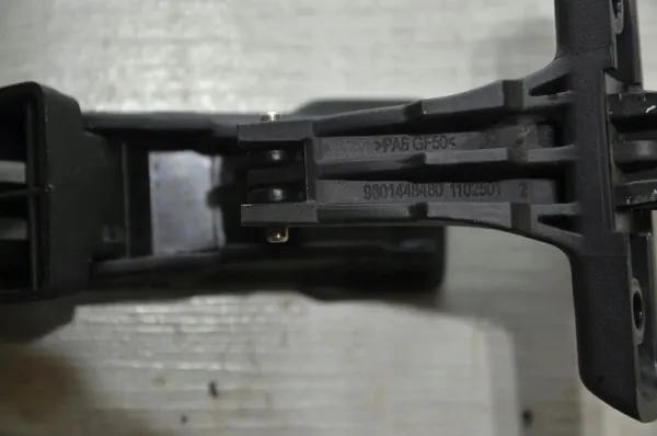 Dobradiça vidro porta traseira Citroen C4 Cactus OEM 9801448480 image 4