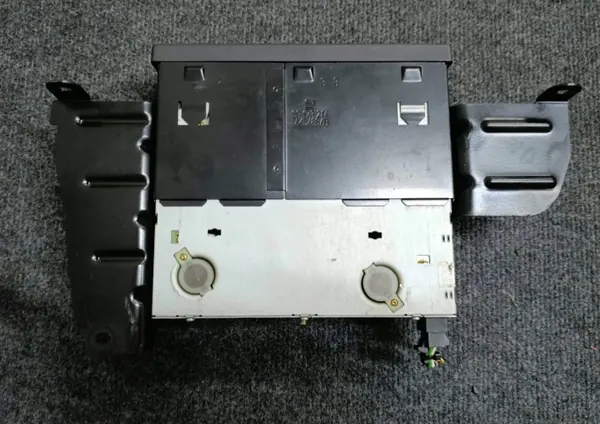 Changer de Plaque Opel Zafira A OEM 09134885 image 5