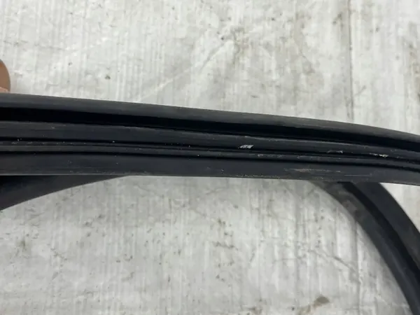 Joint de coffre OEM A2577500300 pour Mercedes CLS image 3