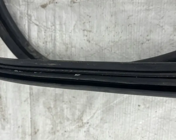 Joint de coffre OEM A2577500300 pour Mercedes CLS image 4