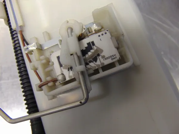 Bränslepump OEM 31110-1D000 för Kia Carens image 6