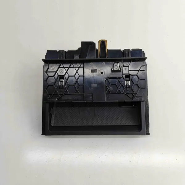 VW Passat B8 Asbak OEM 3G2863071A - Gebruikt image 7