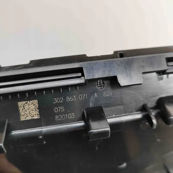 VW Passat B8 Asbak OEM 3G2863071A - Gebruikt image 8