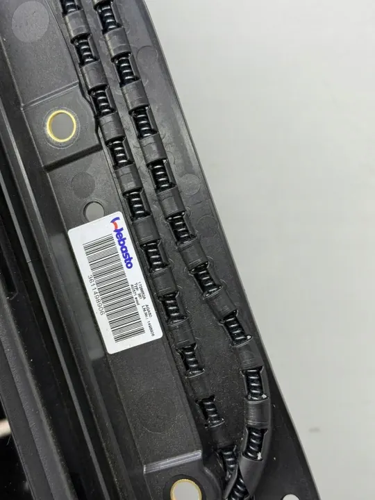 Techo Solar OEM 4G5877041 con Marco Negro - Usado image 9