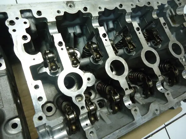 PEUGEOT CITROEN 1.4VTI 1.6VTI Engine Head V753354980 image 4