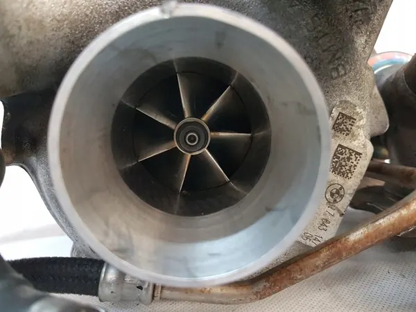 Turbo BMW F20 140i OE 7643147 image 8