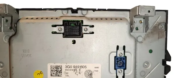 Pantalla radio VW Passat B8 2014-23 OEM 3G0919605 image 7