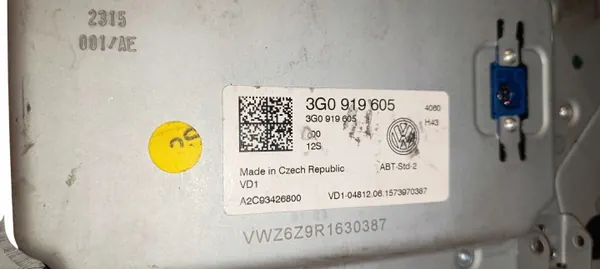 Pantalla radio VW Passat B8 2014-23 OEM 3G0919605 image 8