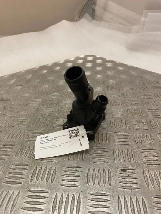 Volvo XC90 2017 Termostato / Carcasa image 3