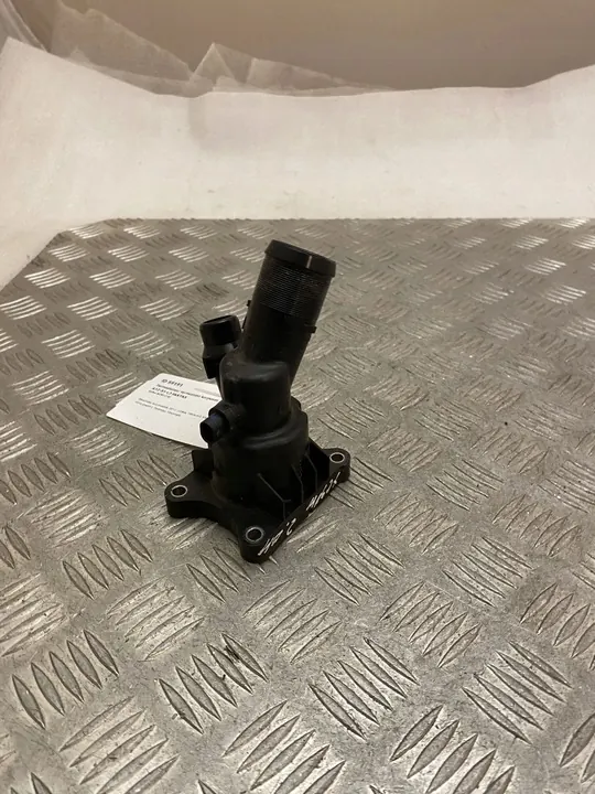 Volvo XC90 2017 Termostato / Carcasa image 4