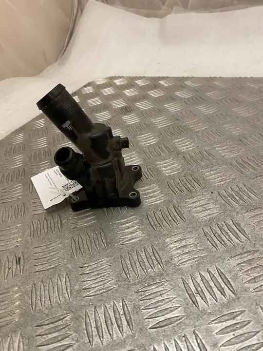 Volvo XC90 2017 Termostato / Carcasa image 6