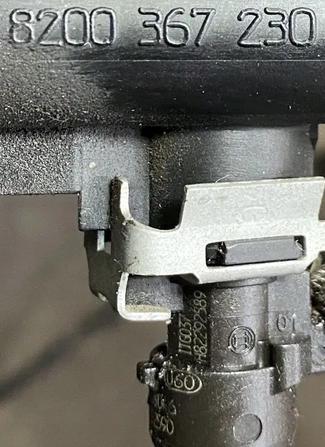 RENAULT CLIO III 07 R 1.2 Brandstofrail Injectoren Set OEM image 2