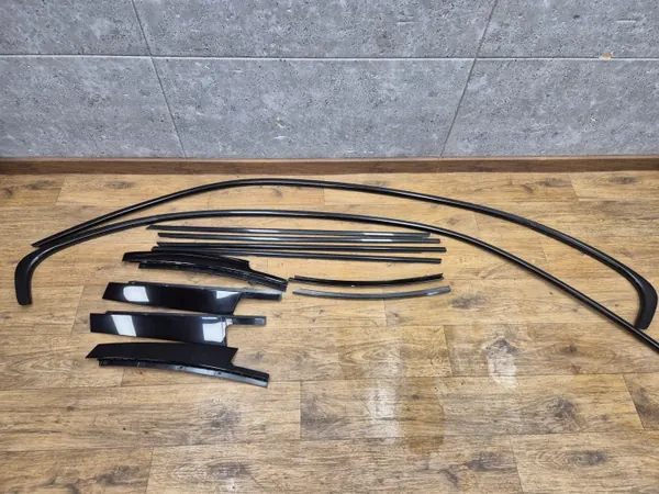 BMW 3 F30 F80 M3 Shadowline Koristelistat OEM image 2
