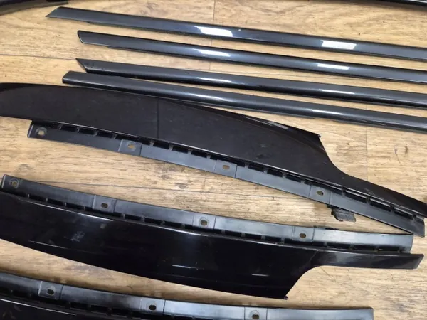BMW 3 F30 F80 M3 Shadowline Koristelistat OEM image 3