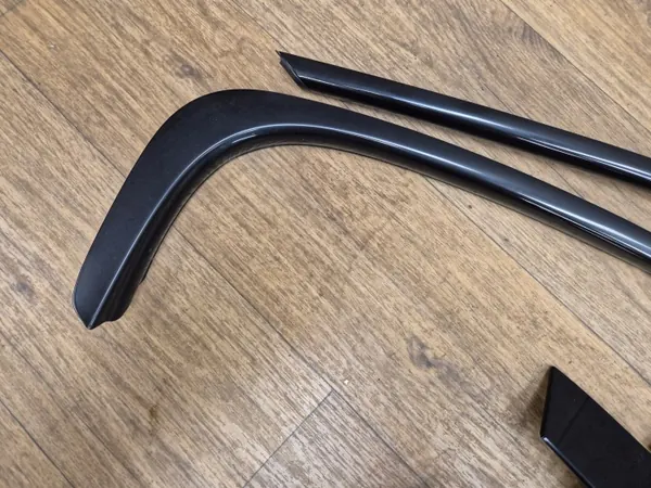 BMW 3 F30 F80 M3 Shadowline Koristelistat OEM image 4