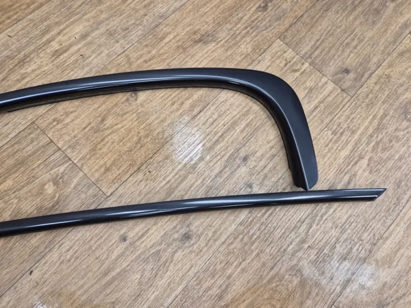 BMW 3 F30 F80 M3 Shadowline Koristelistat OEM image 9