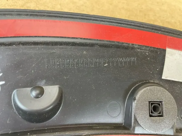 OEM HGF 8K9853817A Para-lamas traseiro esquerdo Audi A4 image 7