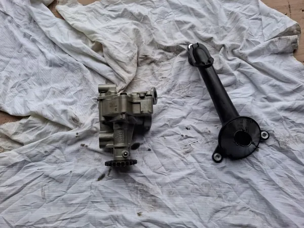 Pompe à huile Audi RS3 2019 OEM 07k115105ak image 2