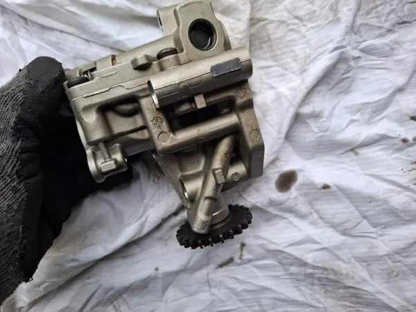 Pompe à huile Audi RS3 2019 OEM 07k115105ak image 6