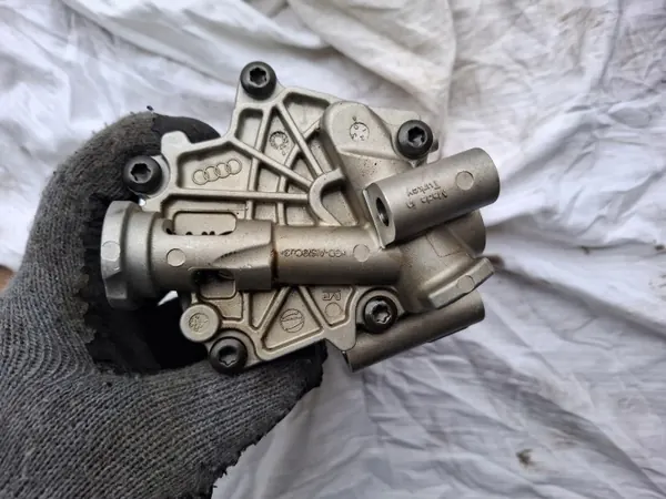 Pompe à huile Audi RS3 2019 OEM 07k115105ak image 7