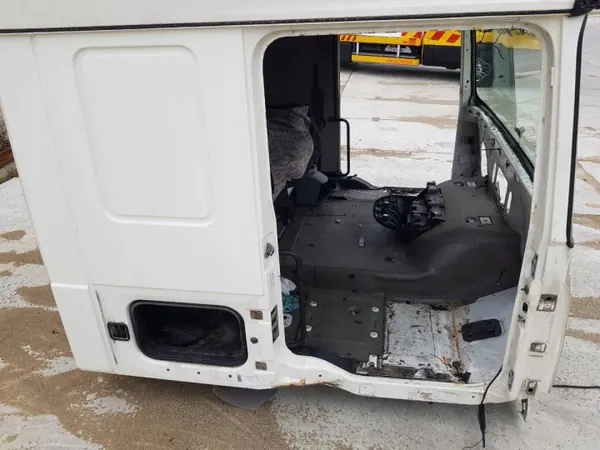 Cabine DAF XF OEM LORK-1815-504618 - État Utilisé image 9