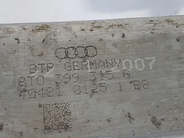 Audi A4 S4 B8 Etu-apurunkki OEM 8T0399315G image 3