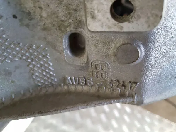 Audi A4 S4 B8 Etu-apurunkki OEM 8T0399315G image 4
