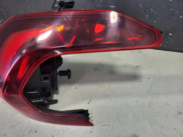 PEUGEOT 2008 I LIFT Lámpara trasera derecha 9814745980 image 3