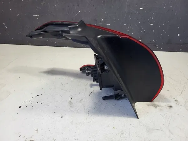 PEUGEOT 2008 I LIFT Lámpara trasera derecha 9814745980 image 4