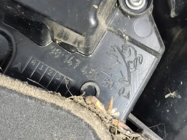 PEUGEOT 2008 I LIFT Lámpara trasera derecha 9814745980 image 9