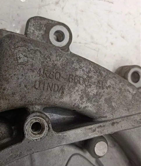 Bomba de aceite usada OEM 4R8Q-6600-AE para Citroen C5 III image 3